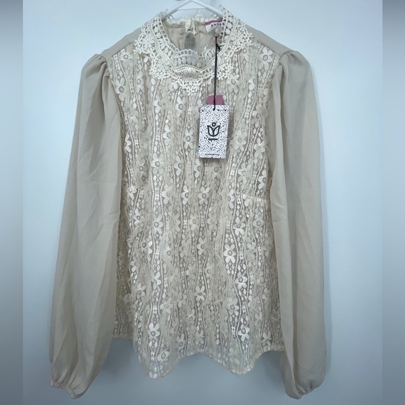 Andree by Unit Cream Lace High Neck Blouse Top Sz M NWT - Picture 1 of 6
